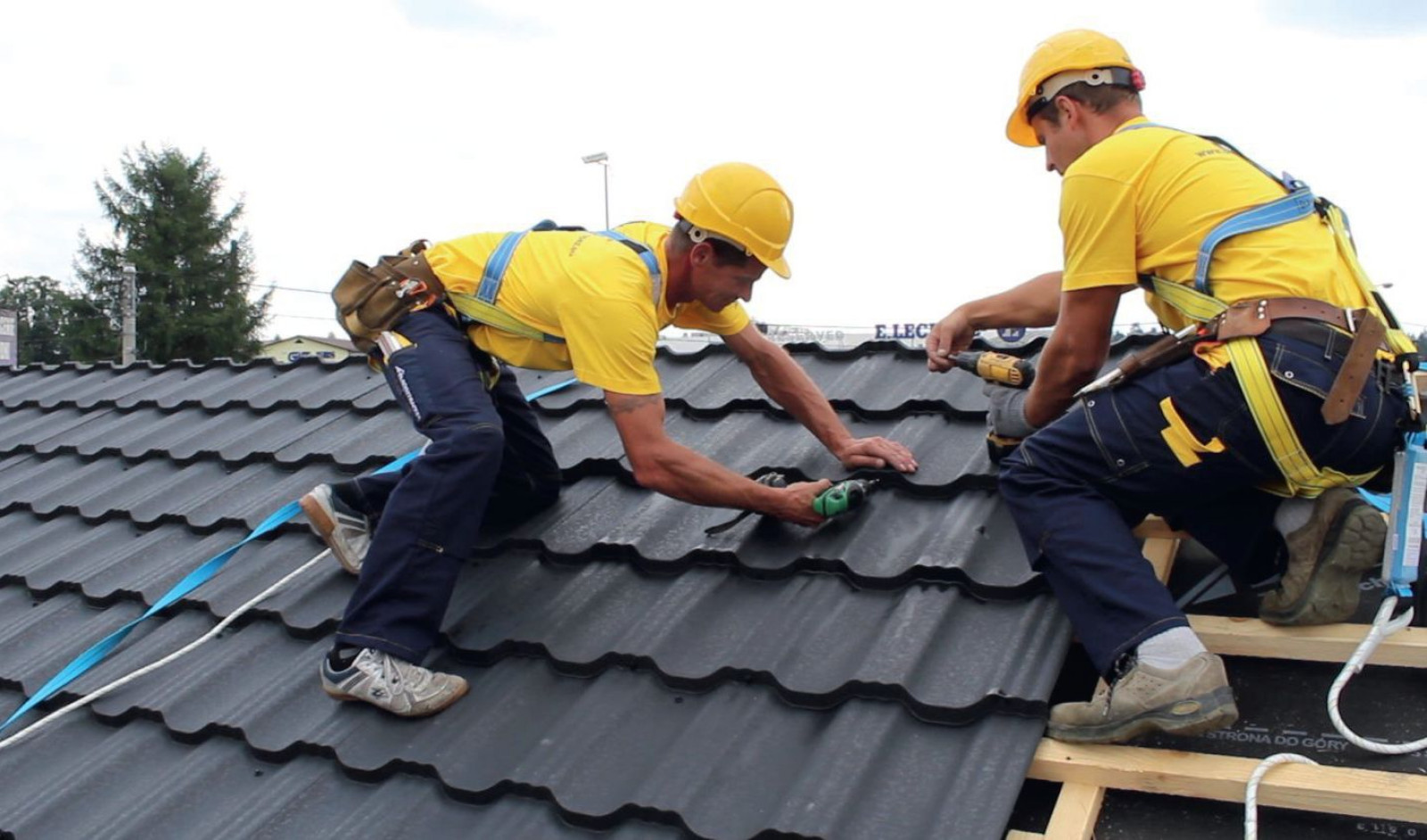 416525-b193-1600x0_porada-pokrycia-dachowe-blaszane-rodzaje6-budujemydompl